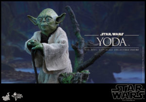 Hot Toys - Star Wars EpV - Yoda Collectible Figure_PR3
